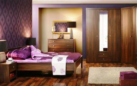 Если в спальне мебель коричневого цвета, какие обои выбрать?